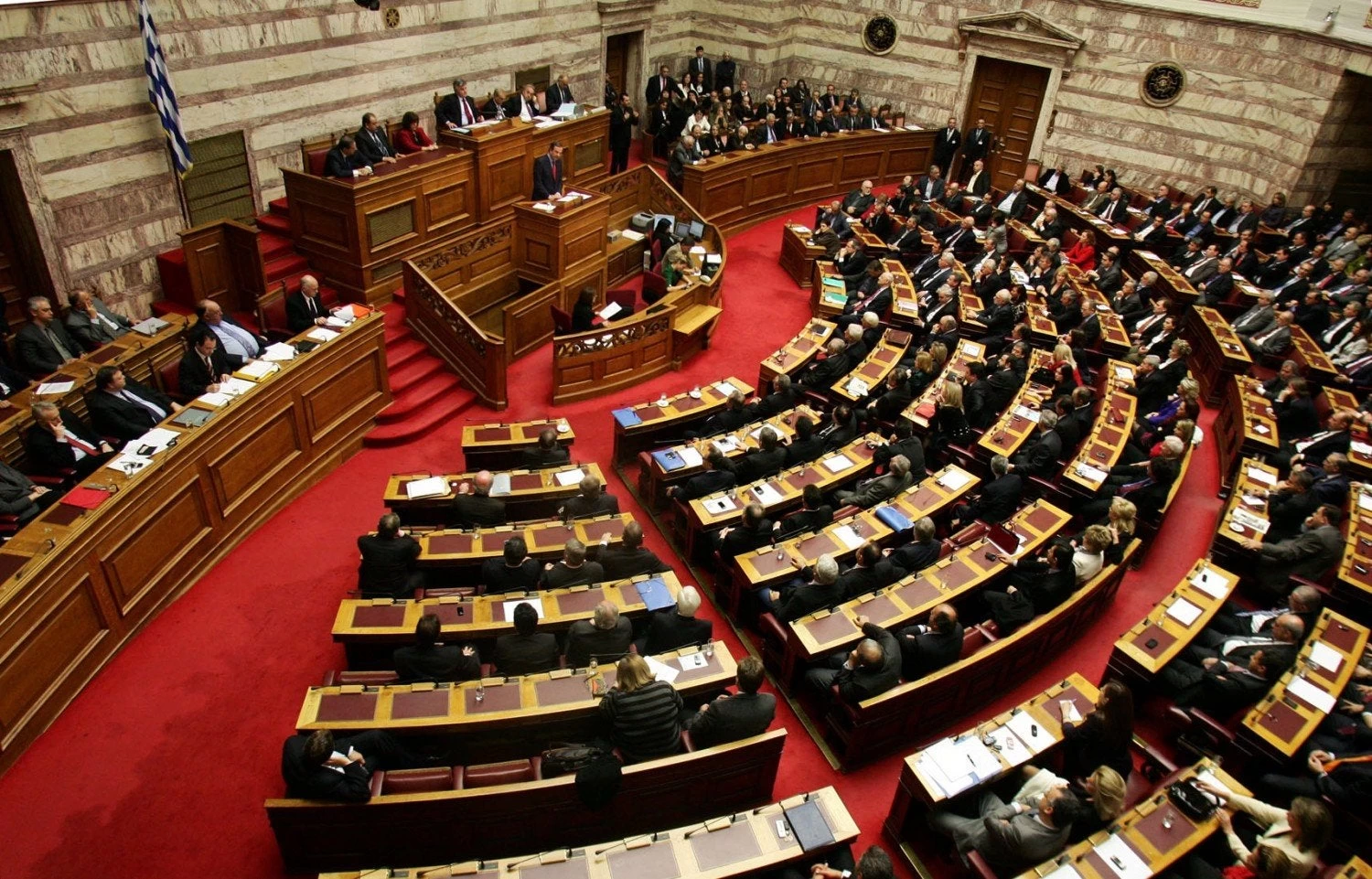 Σύγκρουση μέχρις εσχάτων στη Βουλή για τη Μακεδονία -Δείτε ζωντανά